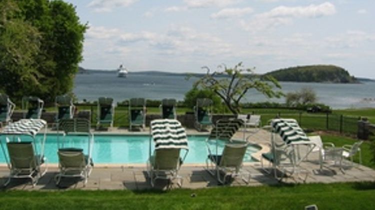 Balance Rock Inn Pool