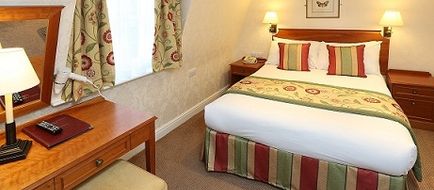 Byron Hotel Room