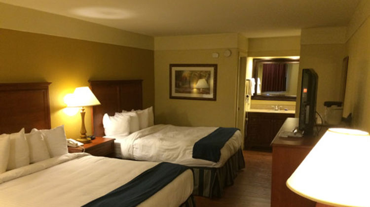 Smoke House Lodge Room