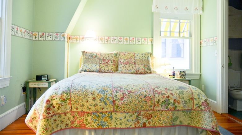 <b>Canterbury Cottage Room</b>