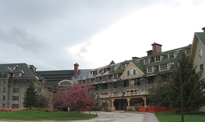 Golden Eagle Lodge Exterior