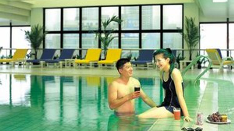 Hotel Equatorial Shanghai Pool