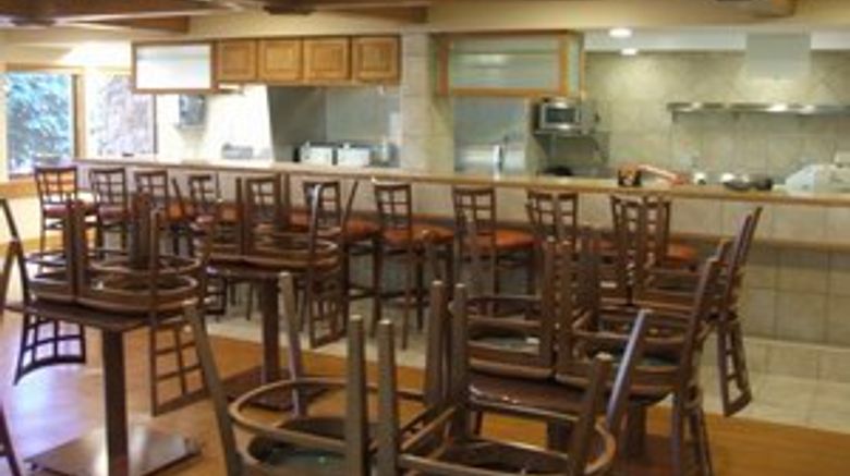 <b>Carlton Lodge Adrian Restaurant</b>