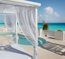 Oleo Cancun Playa Pool