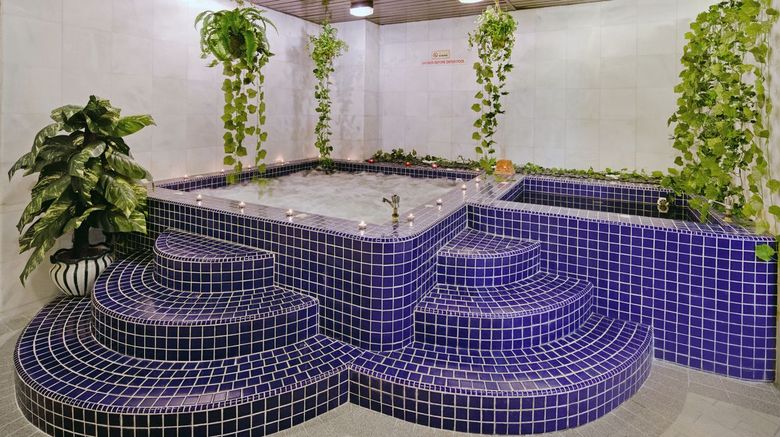 <b>The Bayview Beach Resort Spa</b> <b>The Bayview Beach Resort Spa</b>