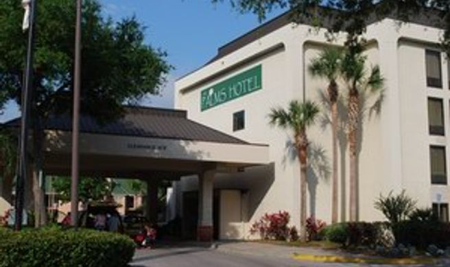 The Palms Hotel & Villas Exterior