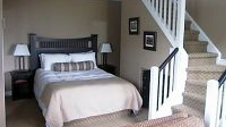 <b>The Lodges at Blue Mountain Room</b> <b>The Lodges at Blue Mountain Room</b>