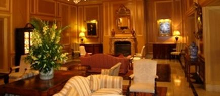 Sir Stamford at Circular Quay Lobby