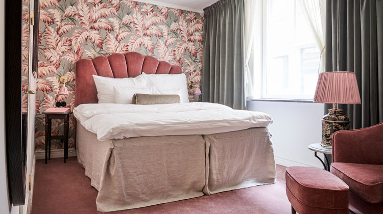 MJ's Hotel Room