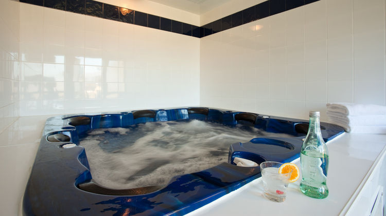 Garden Court Suites & Apartments Spa