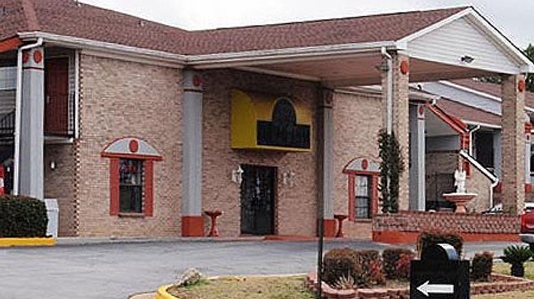 <b>OYO Hotel Exterior</b>