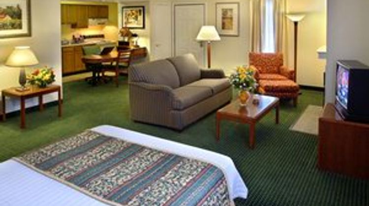 Sonesta ES Suites Providence Airport Room