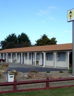 Colonial Lodge Motel