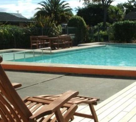 Highwayman Motel Pool