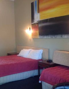Highwayman Motel