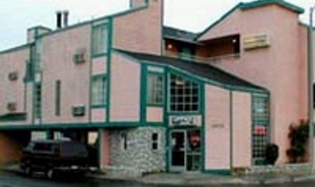 Ocean Surf Inn & Suites Exterior