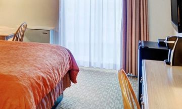 Lake View Inn & Suites Thompson