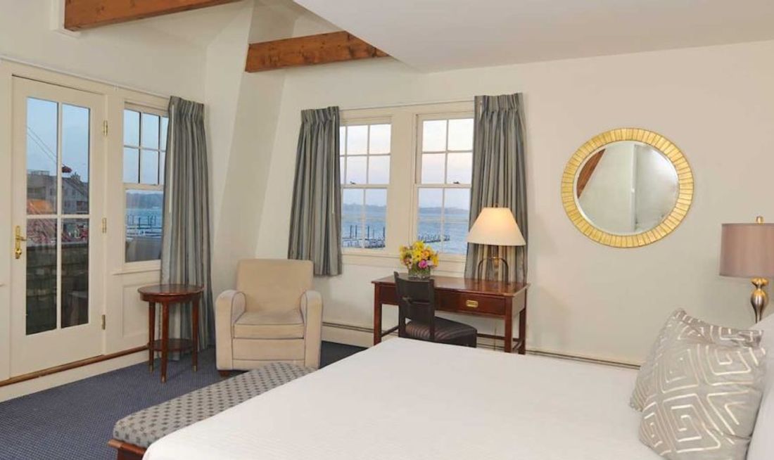 Harborside Inn Room