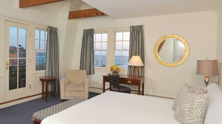 Harborside Inn Room