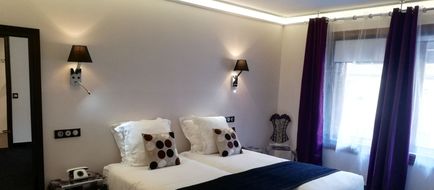 Henry II Hotel Room