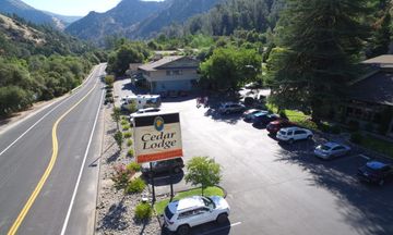 Cedar Lodge