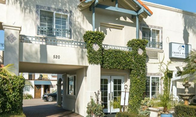 Crown City Inn Exterior
