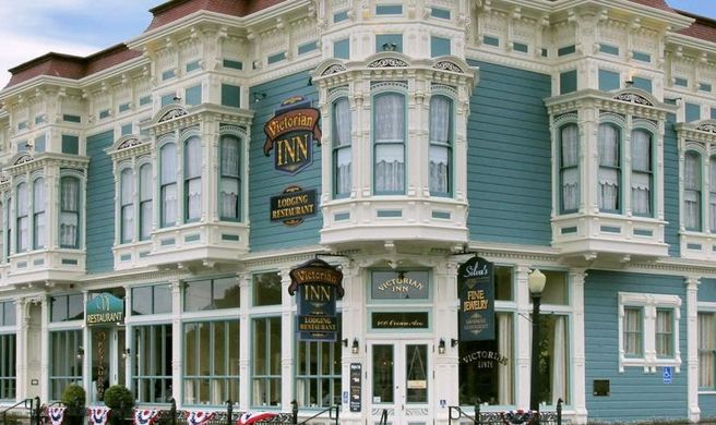Victorian Inn Exterior