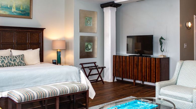 <b>Olde Harbour Inn Room</b>