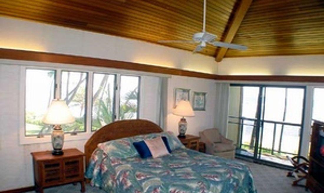Puunoa Beach Estates Room