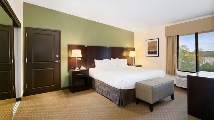 Antioch Inn and Suites Room