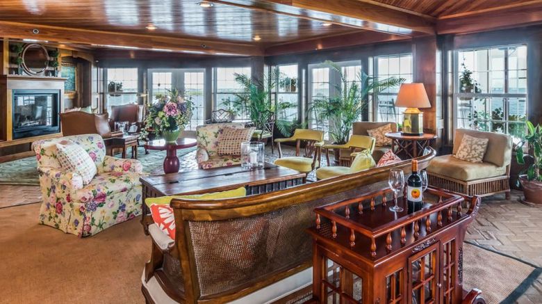 <b>The Lighthouse Club at Fager's Island Lobby</b>