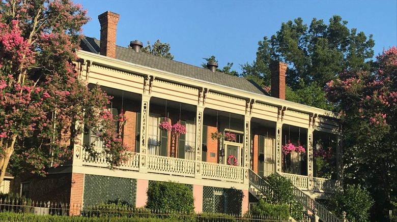 Corners Mansion Inn - A Bed  and  Breakfast Exterior