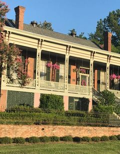 Corners Mansion Inn - A Bed & Breakfast