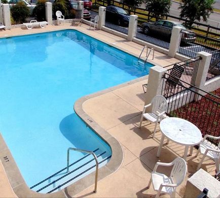 Somatel Nashville Airport Hotel Pool
