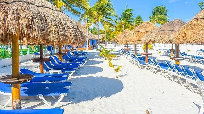 <b>BeachScape Kin Ha Villas & Suites Beach</b>