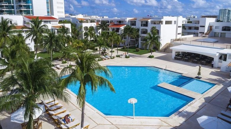 <b>BeachScape Kin Ha Villas & Suites Pool</b>