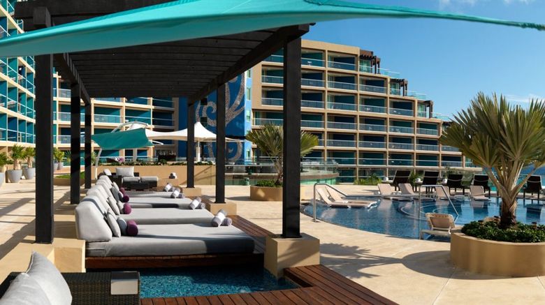 <b>Hard Rock Hotel Cancun Pool</b>