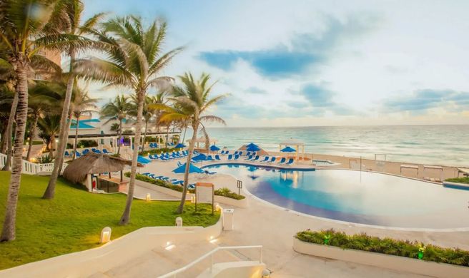 Golden Parnassus Resort & Spa Exterior