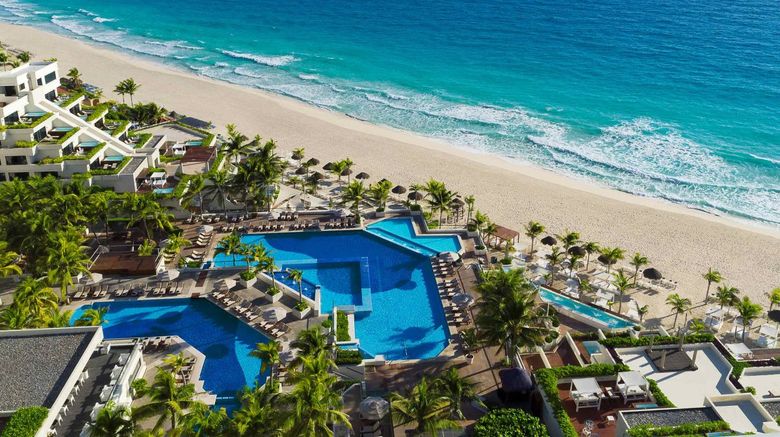 Now Emerald Cancun Pool