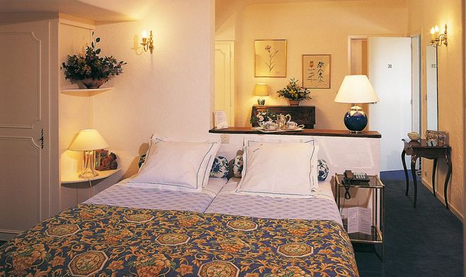 Hostellerie Saint Roch Room