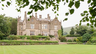 Falcon Manor