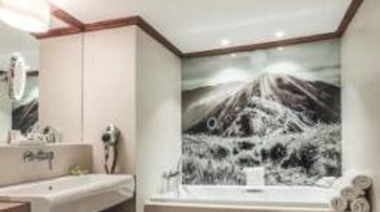 <b>Lindner Hotel Oberstaufen Suite</b> <b>Lindner Hotel Oberstaufen Suite</b>