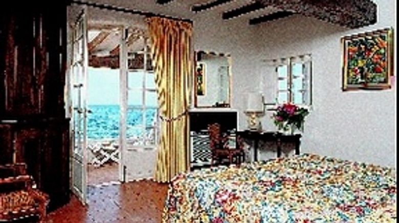 <b>Le Maquis Room</b>