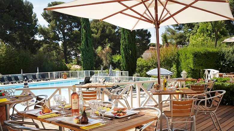 <b>Grand Hotel Des Lecques BW Signature Col Pool</b> <b>Grand Hotel Des Lecques BW Signature Col Pool</b>
