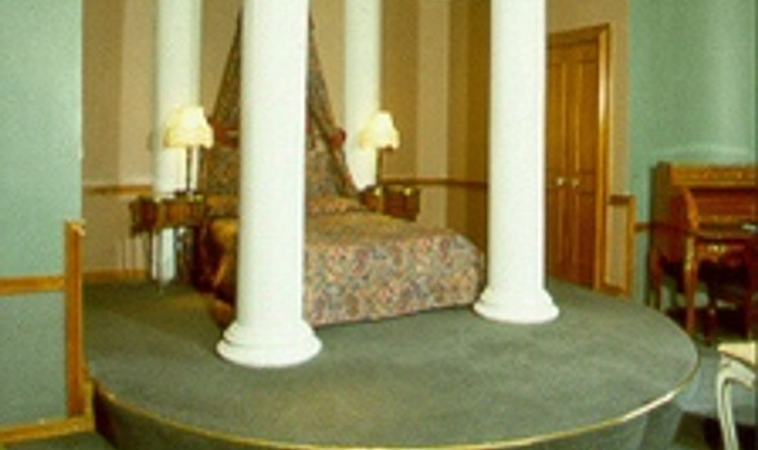Russell Court Hotel Suite