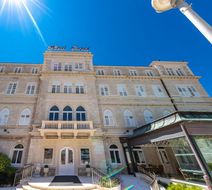 Hotel Lapad Exterior