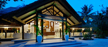 Kuramathi Island Resort Lobby
