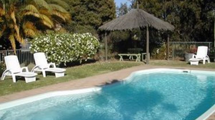 Wine Village Motor Inn Pool