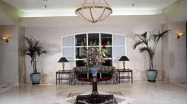 Holiday Inn Arlington at Ballston Lobby