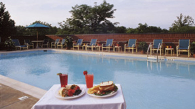 <b>Holiday Inn Arlington at Ballston Pool</b>